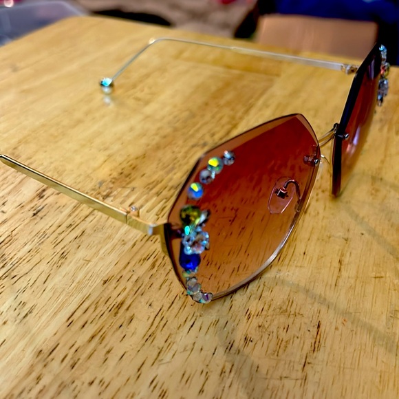 Rhinestone sunglasses in Red/orange - Picture 3 of 3